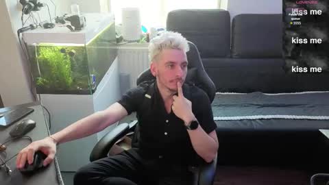 Snapshot of rayzel31 chatting on 02-03-26, 11:15 Rayzel online show from 02-03-26, 11:15