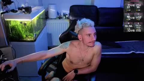 Snapshot of rayzel31 chatting on 02-04-26, 12:05 Rayzel online show from 02-04-26, 12:05