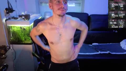 Snapshot of rayzel31 chatting on 02-07-26, 04:43 Rayzel online show from 02-07-26, 04:43