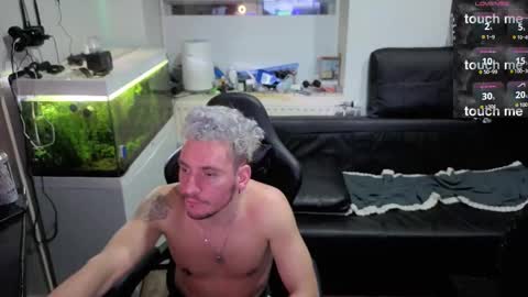 Snapshot of rayzel31 chatting on 02-09-26, 01:42 Rayzel online show from 02-09-26, 01:42