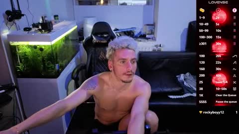 Snapshot of rayzel31 chatting on 02-20-26, 01:13 Rayzel online show from 02-20-26, 01:13