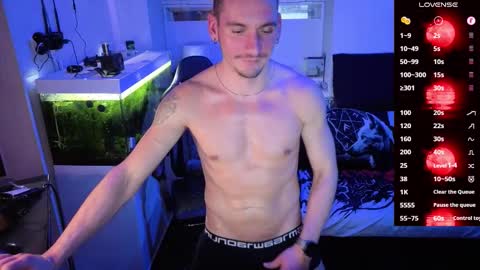 Snapshot of rayzel31 chatting on 02-28-26, 10:33 Rayzel online show from 02-28-26, 10:33