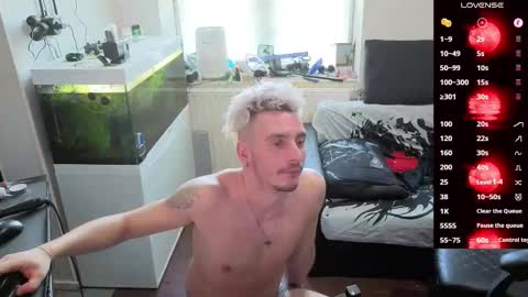 Snapshot of rayzel31 chatting on 03-05-26, 03:30 Rayzel online show from 03-05-26, 03:30