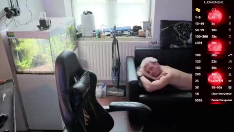 Rayzel online show from 03-20-26, 05:07