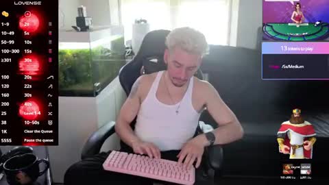 Rayzel online show from 06-14-26, 01:02