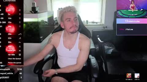 Rayzel online show from 06-15-26, 07:43