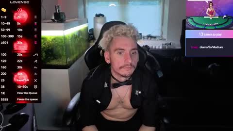 Rayzel online show from 06-15-26, 07:49