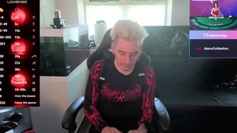 Rayzel online show from 06-18-26, 02:21