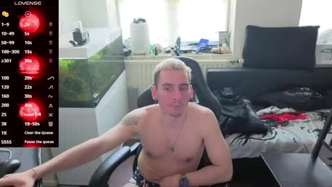 Rayzel White online show from 05-09-26, 02:33
