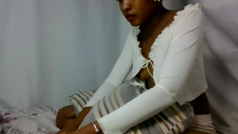razafindrasoa online show from 06-16-26, 02:25