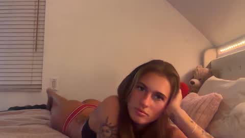 Snapshot of reagsss chatting on 03-01-26, 04:25 reagannn online show from 03-01-26, 04:25