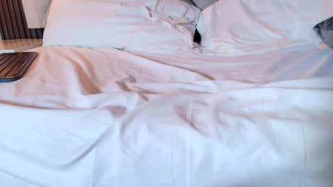 DONCELLA online show from 03-08-26, 02:04