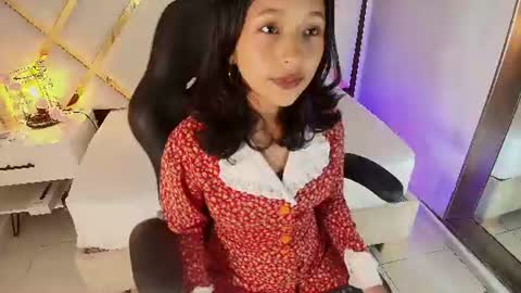 DONCELLA online show from 06-18-26, 04:33