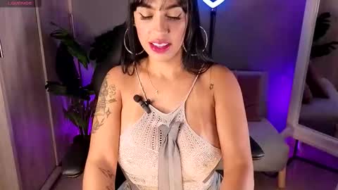 Snapshot of realalinacruz chatting on 02-14-26, 03:03 Alina Cruz online show from 02-14-26, 03:03