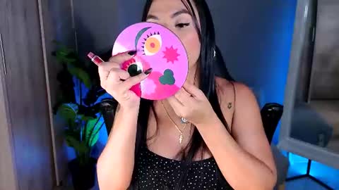 Snapshot of realalinacruz chatting on 06-21-26, 11:51 Alina Cruz online show from 06-21-26, 11:51