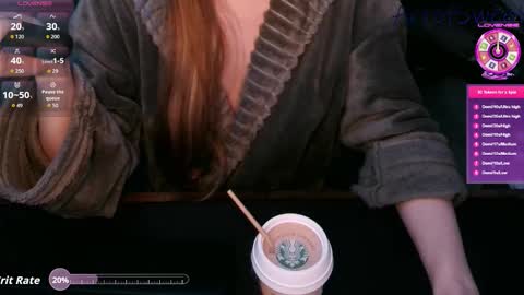 Snapshot of realartofslut chatting on 10-28-25, 08:00 realartofslut online show from 10-28-25, 08:00