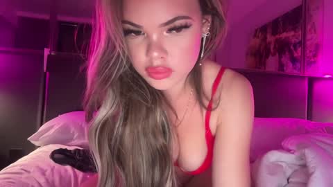 Snapshot of realjadebri chatting on 12-19-24, 04:56 Jade online show from 12-19-24, 04:56