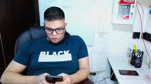 Snapshot of realjoel chatting on 04-18-26, 12:09 Joel online show from 04-18-26, 12:09