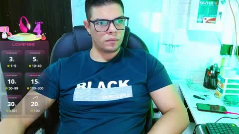 Snapshot of realjoel chatting on 05-04-26, 12:23 Joel online show from 05-04-26, 12:23