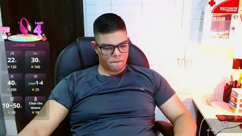 Snapshot of realjoel chatting on 05-25-26, 12:33 Joel online show from 05-25-26, 12:33