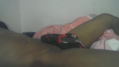 Snapshot of realmenol24k chatting on 05-18-26, 04:07 SexyFlacko online show from 05-18-26, 04:07