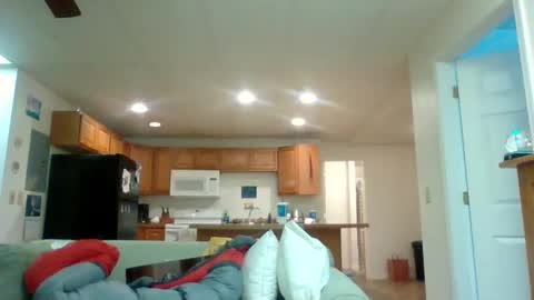 Snapshot of realmman86 chatting on 12-27-24, 06:53 realmman86 online show from 12-27-24, 06:53