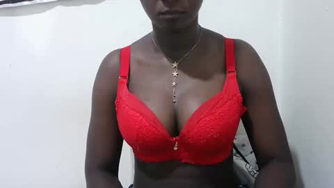 queen online show from 10-20-25, 04:13