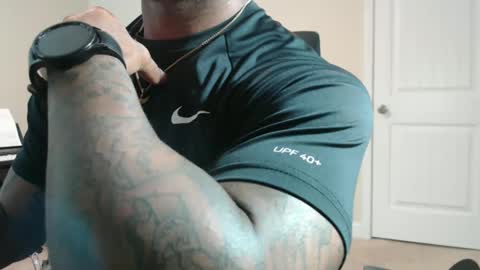 Snapshot of realreyblack chatting on 09-28-25, 05:07 Rey online show from 09-28-25, 05:07