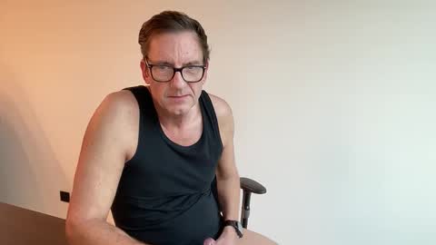 Snapshot of realstuff_ chatting on 11-26-25, 02:07 realstuff_ online show from 11-26-25, 02:07