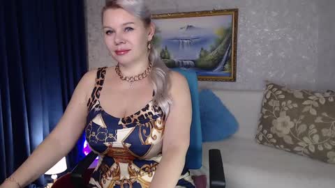 Snapshot of reasonforpassion_ chatting on 01-11-25, 05:07 Im a little sick. Ill be back soon. online show from 01-11-25, 05:07