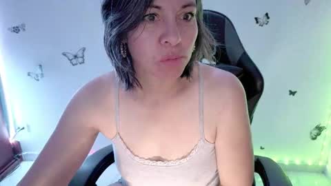 Snapshot of rebbeca09 chatting on 05-01-26, 10:42 Rebbeca online show from 05-01-26, 10:42