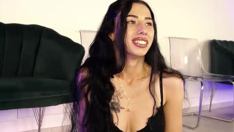 Snapshot of rebbeccaray chatting on 12-17-25, 08:26 rebbeccaray online show from 12-17-25, 08:26