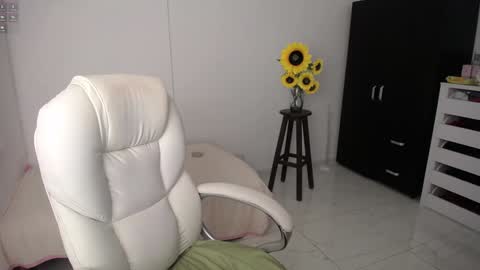 REBECA online show from 02-06-25, 01:16