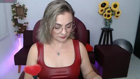 Snapshot of rebeca_milf chatting on 04-24-26, 01:57 REBECA online show from 04-24-26, 01:57