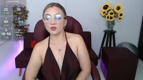 Snapshot of rebeca_milf chatting on 05-07-26, 02:11 REBECA online show from 05-07-26, 02:11