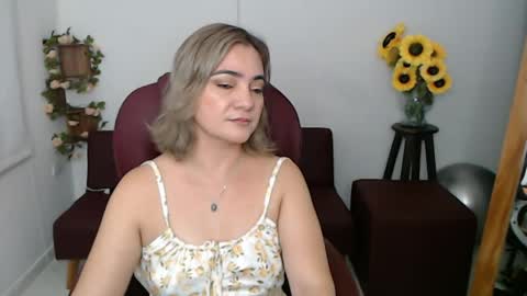 Snapshot of rebeca_milf chatting on 05-15-26, 02:57 REBECA online show from 05-15-26, 02:57