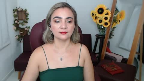 Snapshot of rebeca_milf chatting on 06-01-26, 01:46 REBECA online show from 06-01-26, 01:46