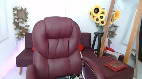 Snapshot of rebeca_milf chatting on 06-03-26, 03:28 REBECA online show from 06-03-26, 03:28