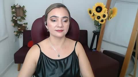 Snapshot of rebeca_milf chatting on 06-16-26, 02:52 REBECA online show from 06-16-26, 02:52