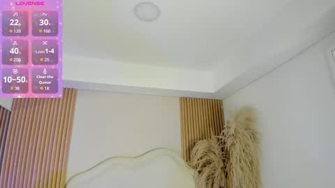 rebeca_taylor_ online show from 03-15-26, 12:22