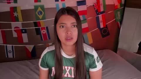 Snapshot of rebeca_williams_ chatting on 06-18-26, 12:31 Rebeca Williams online show from 06-18-26, 12:31