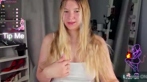 rebecca_____ online show from 09-28-25, 01:55