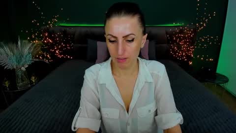 Snapshot of rebecca_diamonds chatting on 02-13-25, 02:31 rebecca_diamonds online show from 02-13-25, 02:31