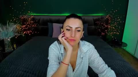 Snapshot of rebecca_diamonds chatting on 03-10-25, 09:43 rebecca_diamonds online show from 03-10-25, 09:43