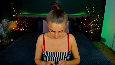 Snapshot of rebecca_diamonds chatting on 09-30-25, 06:18 rebecca_diamonds online show from 09-30-25, 06:18