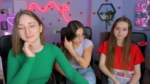 rebecca_smile_ online show from 04-17-26, 05:54