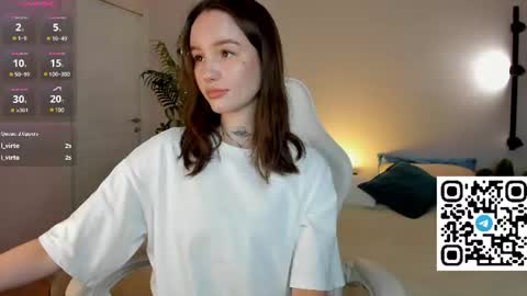 Snapshot of rebecca_vargas chatting on 07-19-26, 01:09 Rebecca online show from 07-19-26, 01:09