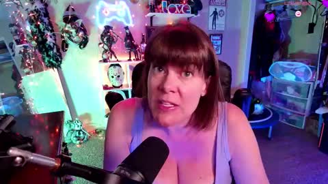 Rebecca Love online show from 02-11-26, 10:59