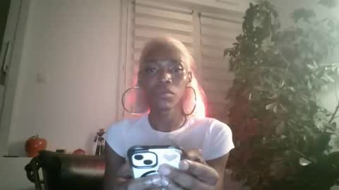 Snapshot of rebeccats1 chatting on 05-15-26, 02:29 rebeccats1 online show from 05-15-26, 02:29