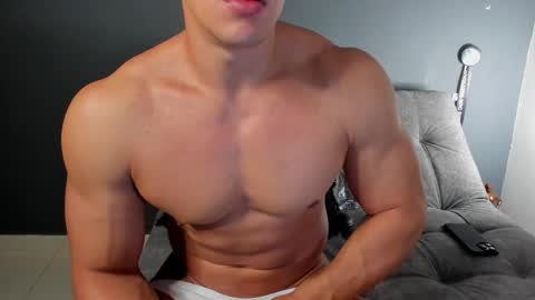 twitter REECET26 instagram RECCETAYLOR online show from 10-08-25, 12:41